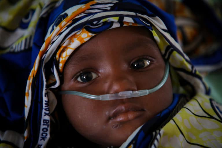 Espace Presse 2 Surviving hypoxemia can be a challenge in some parts of the world. Hypoxemia is a lack of oxygen in the blood that can be fatal if not treated correctly. The results of operational research conducted by ALIMA (The Alliance for International Medical Action), Terre des hommes, Solthis, and Inserm, show that using pulse oximeters during medical consultations for children can help improve child survival in sub-Saharan Africa. On 24 and 25 May 2023, ALIMA will bring together and mobilize key regional and international actors in Dakar on this issue.