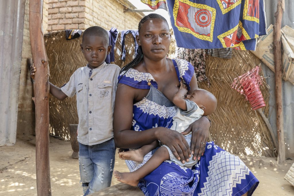 N'Djamena : les familles, vigies dans la lutte contre la malnutrition 1 1 - mere-mesure-bras-enfant-tchad